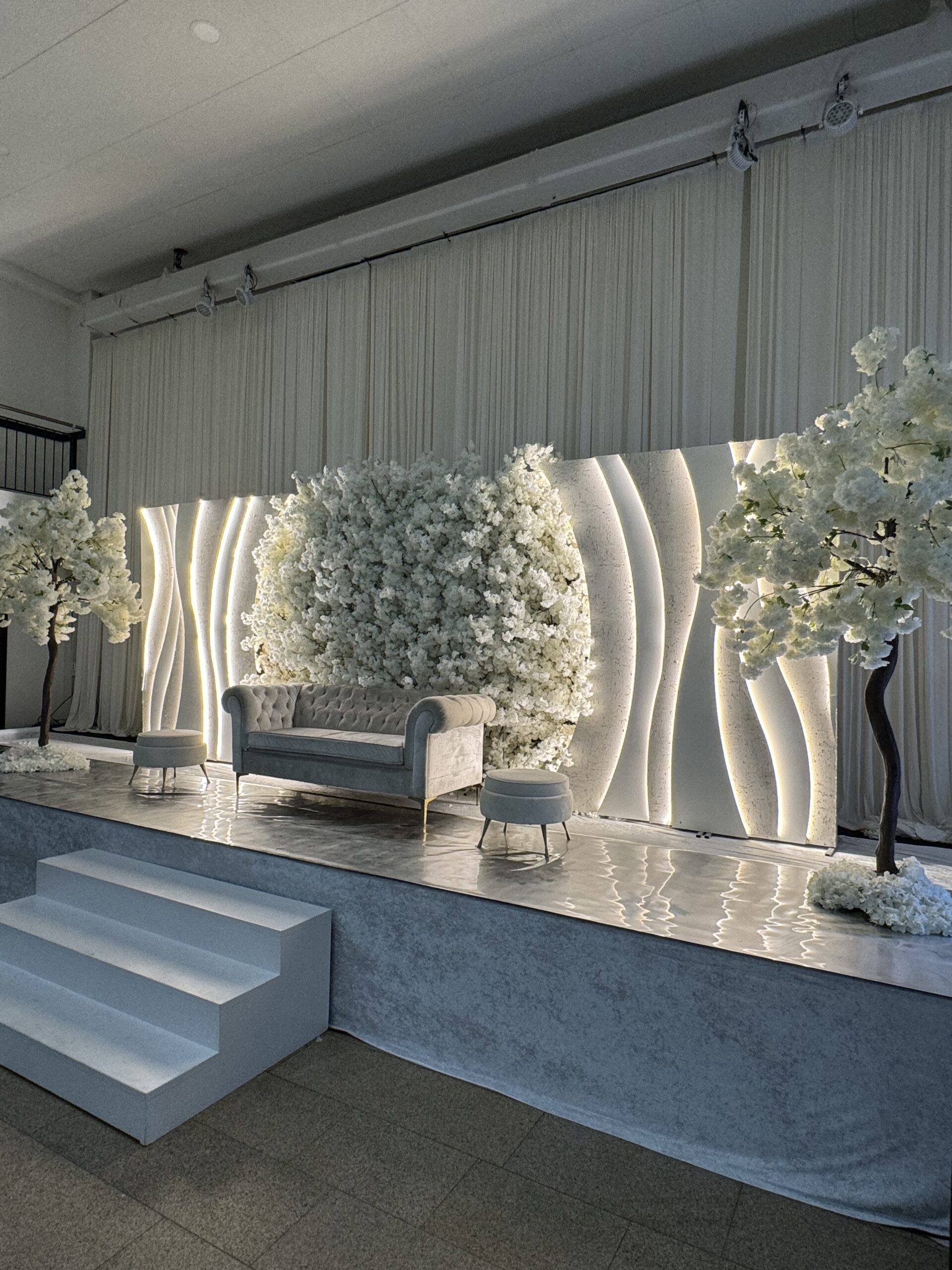 The Wave Garden Wedding Stage bij Noor Wedding & Events