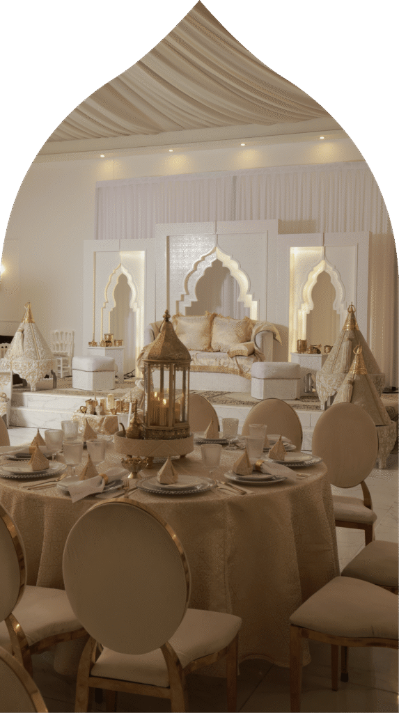Marokkaanse bruiloftsdecoratie met gouden details