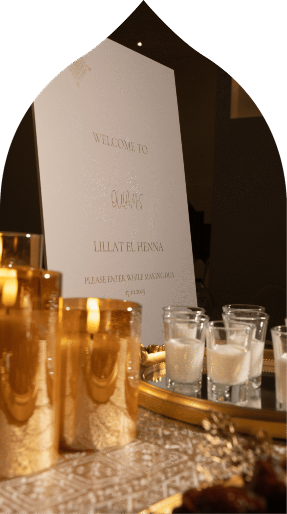 Welkomsbord met kaarsen en datum, 17.10.2025.